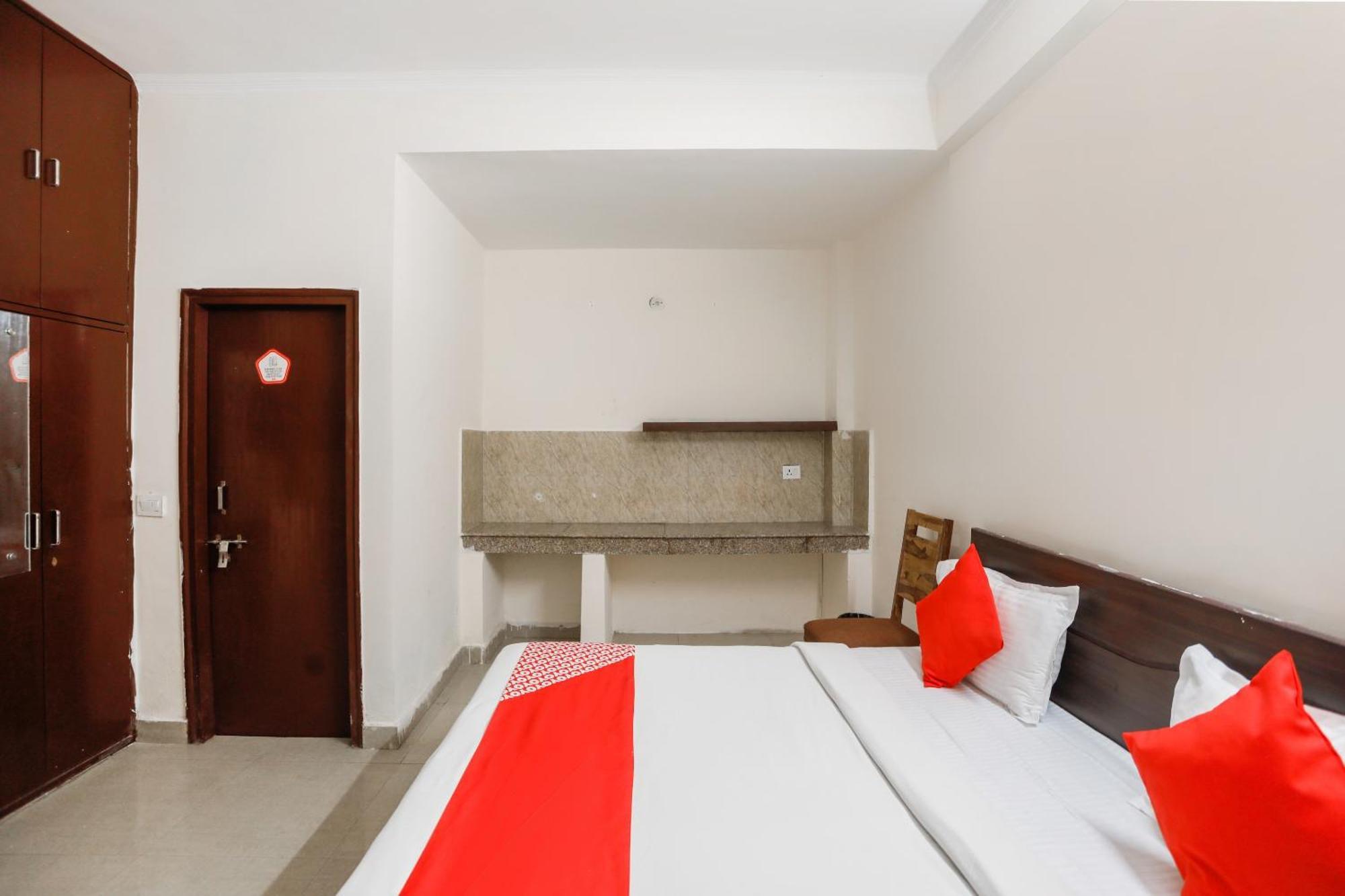 Hotel O Av Residency Near Botanic Garden Of Indian Republic Нойда Екстер'єр фото