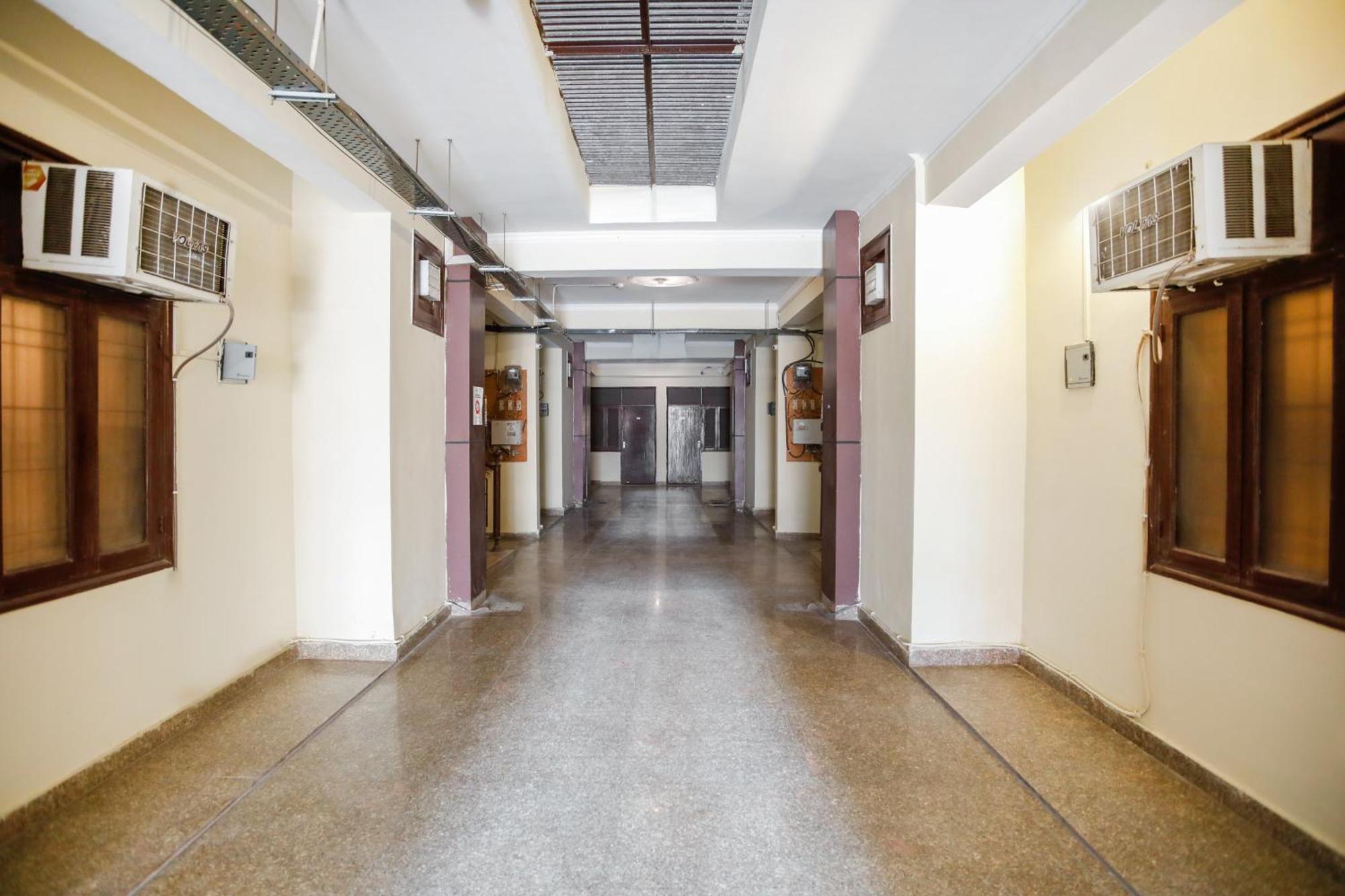 Hotel O Av Residency Near Botanic Garden Of Indian Republic Нойда Екстер'єр фото