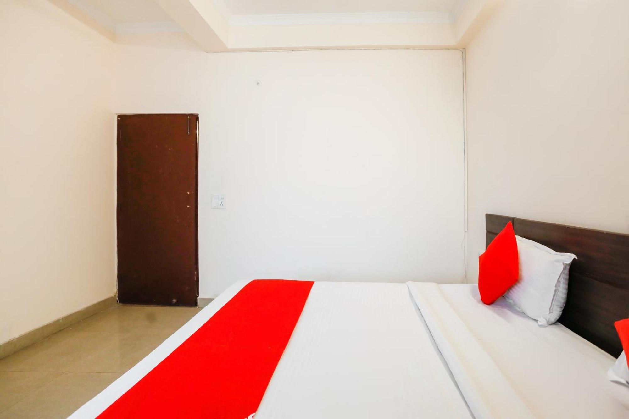 Hotel O Av Residency Near Botanic Garden Of Indian Republic Нойда Екстер'єр фото