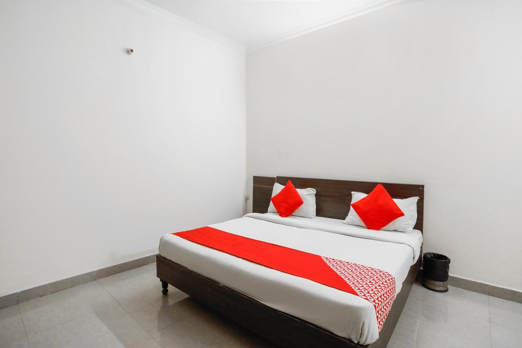 Hotel O Av Residency Near Botanic Garden Of Indian Republic Нойда Екстер'єр фото